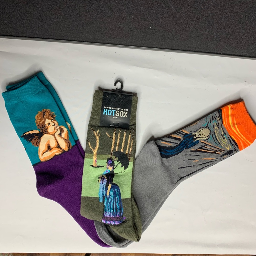 - SET OF 3 FAMOUS ART SOCKS SEURAT, MUNCH & …